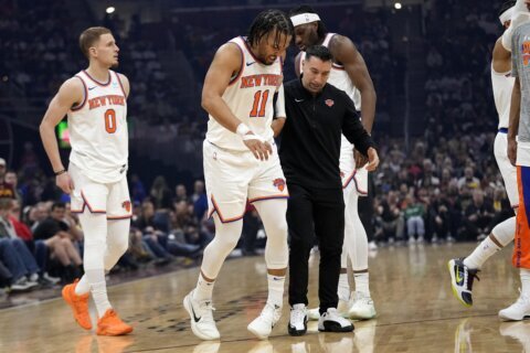 Knicks All-Star guard Jalen Brunson bruises left knee early in New York’s 107-98 win over Cavaliers