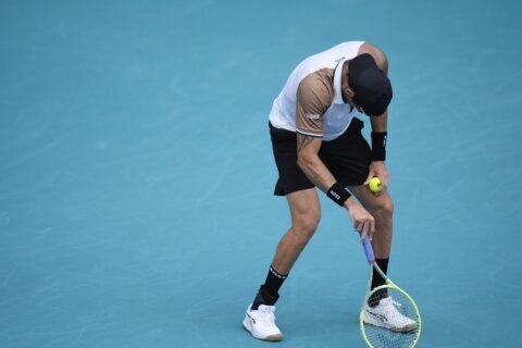 Andy Murray beats weary Matteo Berrettini to advance at the Miami Open