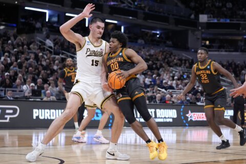 Zach Edey has first 30-20 March Madness game since 1995, No. 1 seed Purdue routs Grambling State
