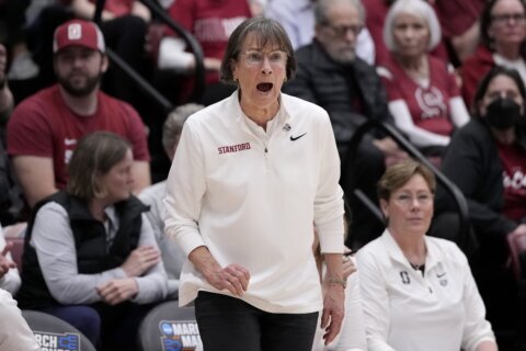 Tara VanDerveer retires as Stanford women's hoops coach after setting NCAA wins record this year