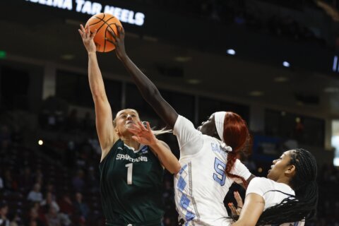 March Madness: Kelly, Ustby lead No. 8 seed North Carolina to 59-56 NCAA victory over Michigan State