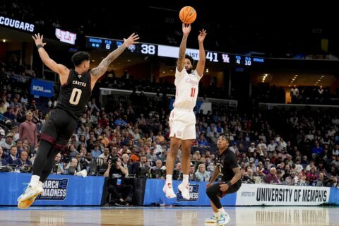 Top-seeded Houston needs OT to avoid March Madness exit, gets by No. 9 Texas A&M 100-95
