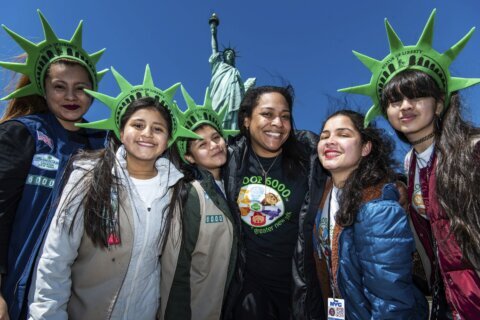 Girl Scout troop resolved to support migrants despite backlash
