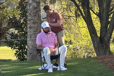 Wyndham Clark sets a big target at The Players Championship. Scheffler coping with pain in his neck