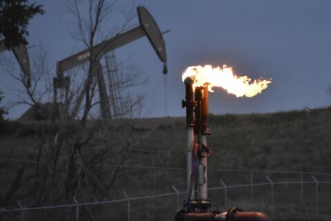 Interior Department issues rule to limit methane leaks from public lands drilling