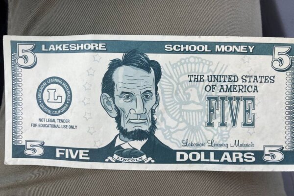 fake $5 bill