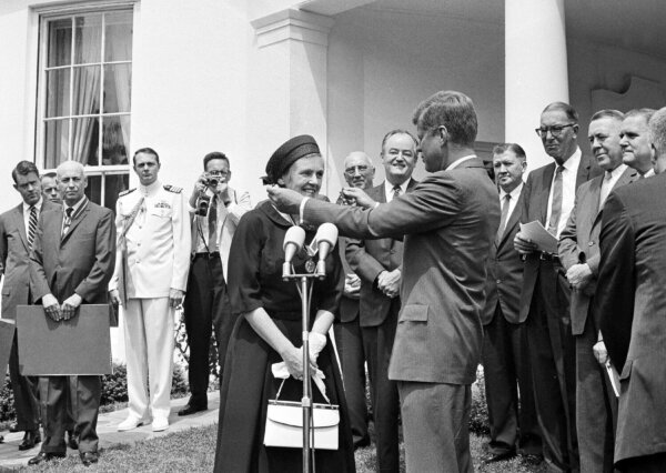 President John F. Kennedy giving an award to Dr. Frances Kelsey