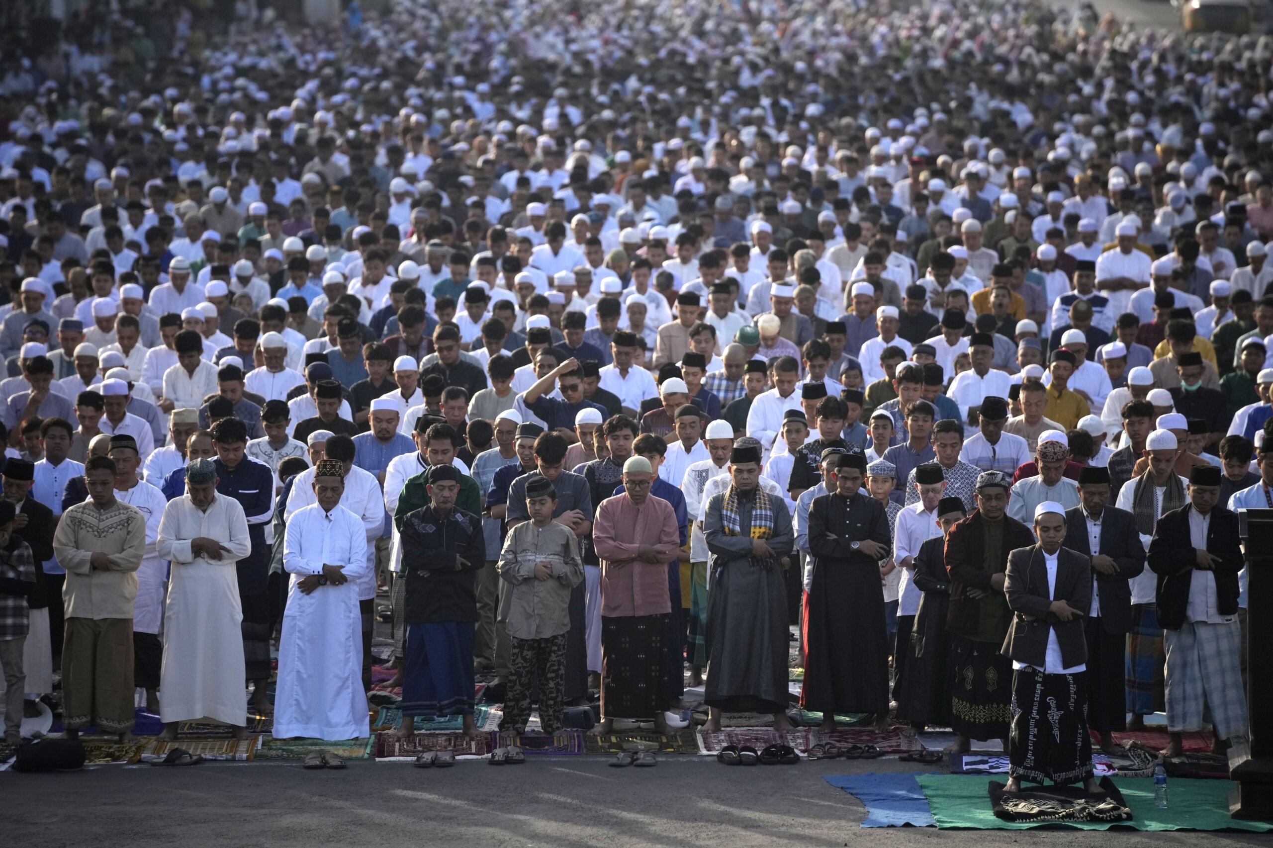 Muslims worldwide celebrate Eid al-Fitr in the shadow of Gaza’s misery ...