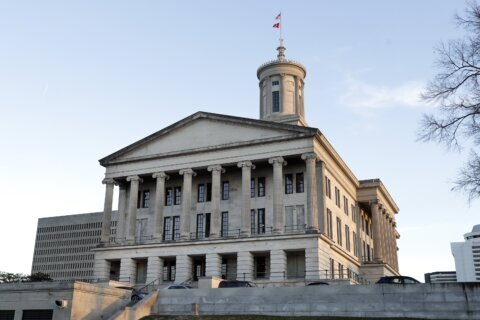 Tennessee GOP senators OK criminalizing helping minors get transgender care, mimicking abortion bill