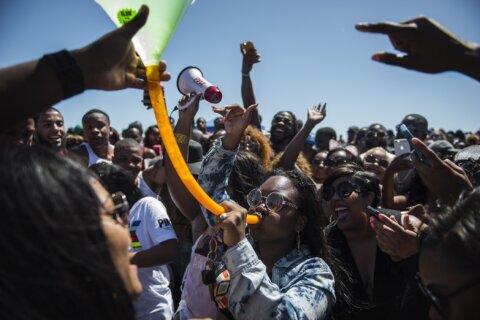 A Georgia beach aims to disrupt Black students' spring bash after big crowds brought chaos in 2023