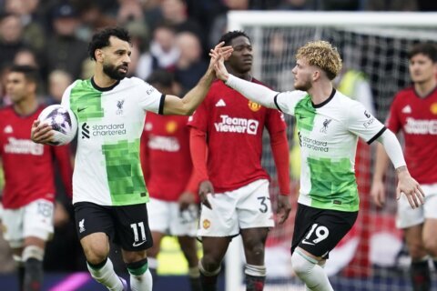 Man United and Liverpool draw 2-2 after late Mohamed Salah penalty