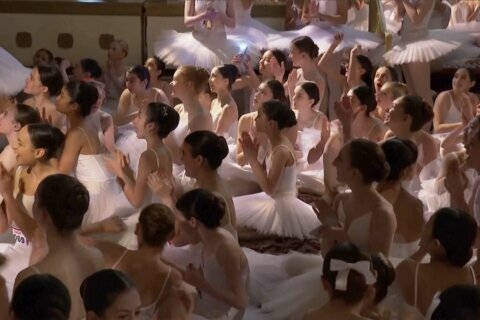 How many ballerinas can dance on tiptoes in one place? A world record 353 at New York’s Plaza Hotel