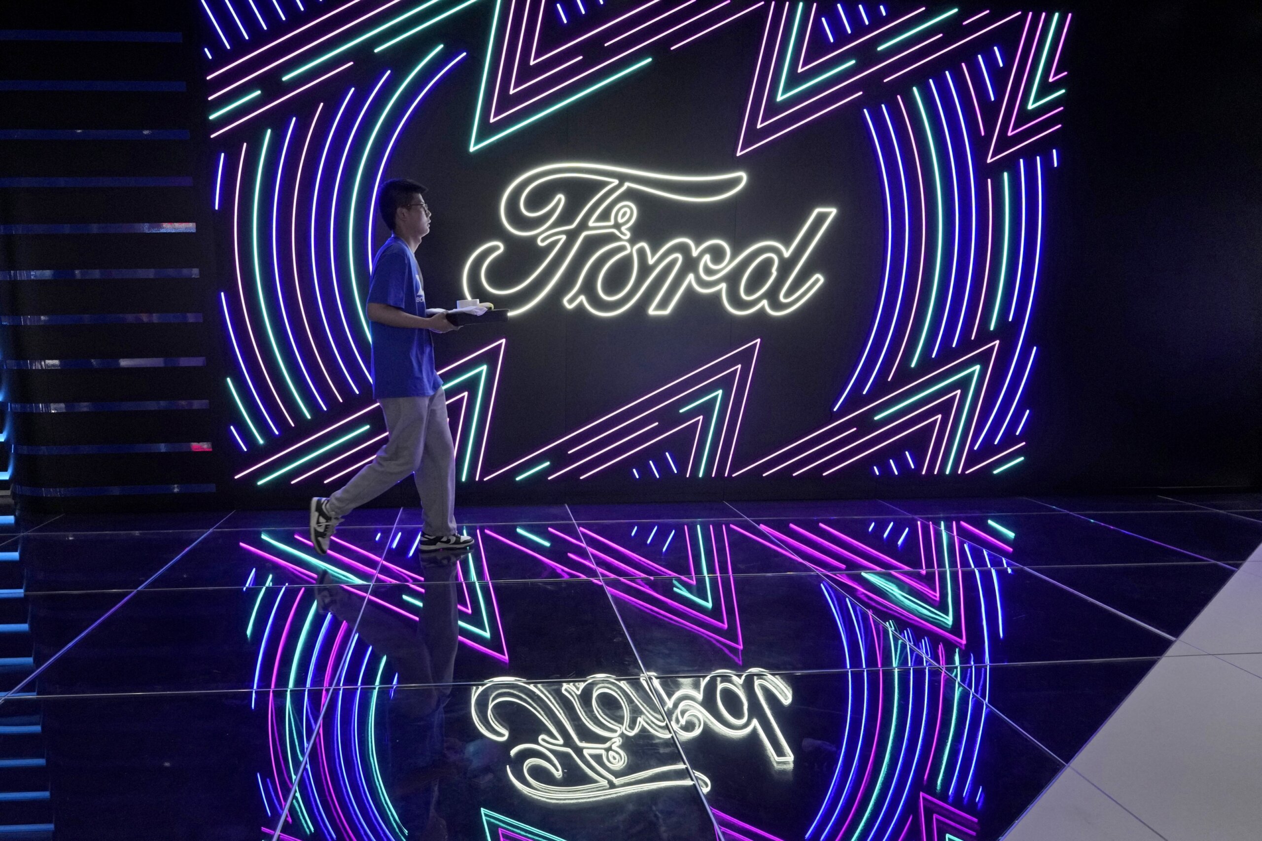 Earns Ford