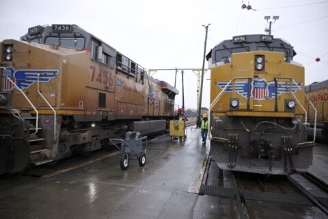 Union Pacific’s first-quarter profit creeps up 1% as railroad limits expenses