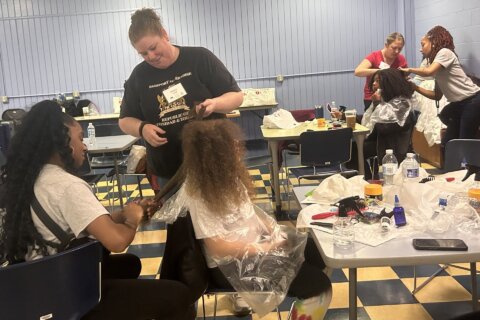 Prince George’s Co. workshop for adoptive parents of transracial families gives hands-on hair care lessons