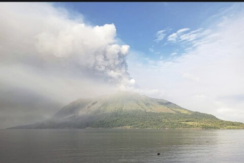 More people are evacuated after the dramatic eruption of an Indonesian volcano