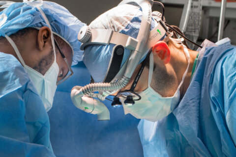 DC surgeons 1st to use 3D-printed upper spine replicas for faster, more accurate surgeries
