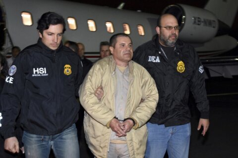 Mexican drug lord Joaquín ‘El Chapo’ Guzmán claims he can’t get calls or visits in a US prison