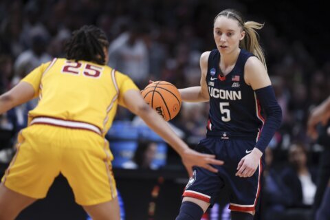 Paige Bueckers lifts UConn back to the Final Four with 80-73 win over JuJu Watkins and USC