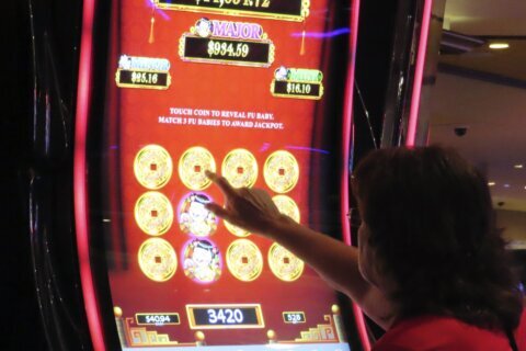 New York competition, smoking, internet betting concerns roil US northeast's gambling market