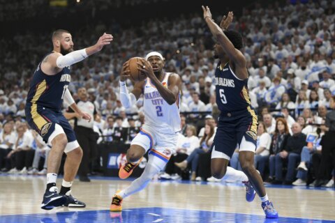 Shai Gilgeous-Alexander scores 28 points as top-seeded Thunder edge Pelicans 94-92 in Game 1