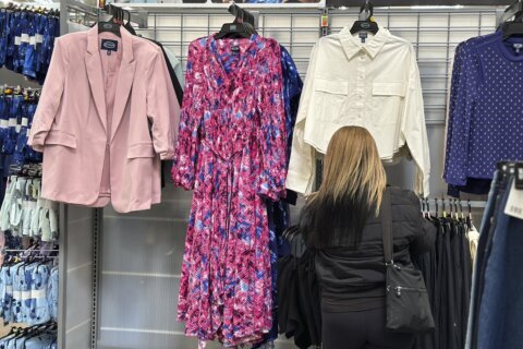 Retail sales surge 0.7% in March as Americans seem unfazed by higher prices with jobs plentiful