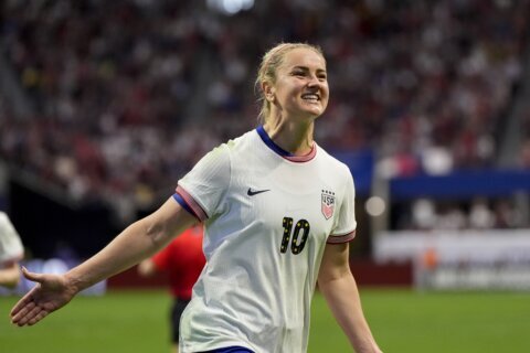 Lindsey Horan’s penalty kick gives US a 2-1 win over Japan in SheBelieves Cup