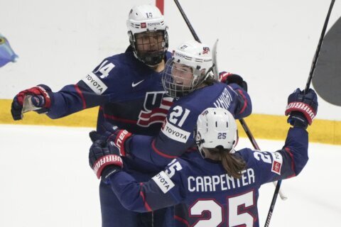 US and Canada win semifinals to set up 22nd gold-medal showdown at women's hockey championships