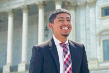 Estudiante salvadoreño recibe la prestigiosa beca Truman por su trabajo migratorio