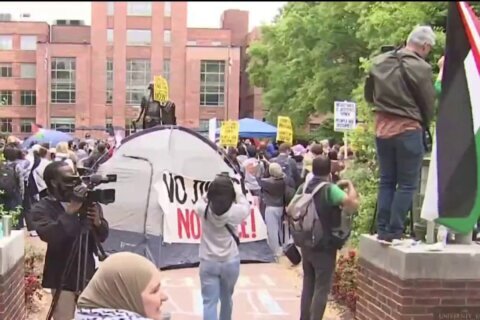 Congresistas republicanos critican la respuesta de DC a la manifestación en la universidad George Washington