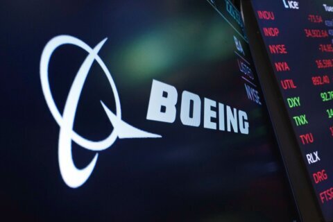 Boeing locks out its private firefighters around Seattle over pay dispute