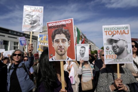 US lawmakers push to sanction Iranian officials over death sentence for rapper Toomaj Salehi