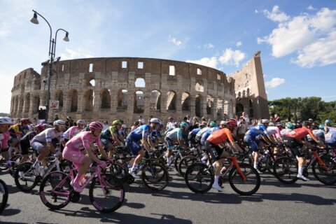 Pogacar wins the Giro d'Italia by a big margin and will now aim for a 3rd Tour de France title