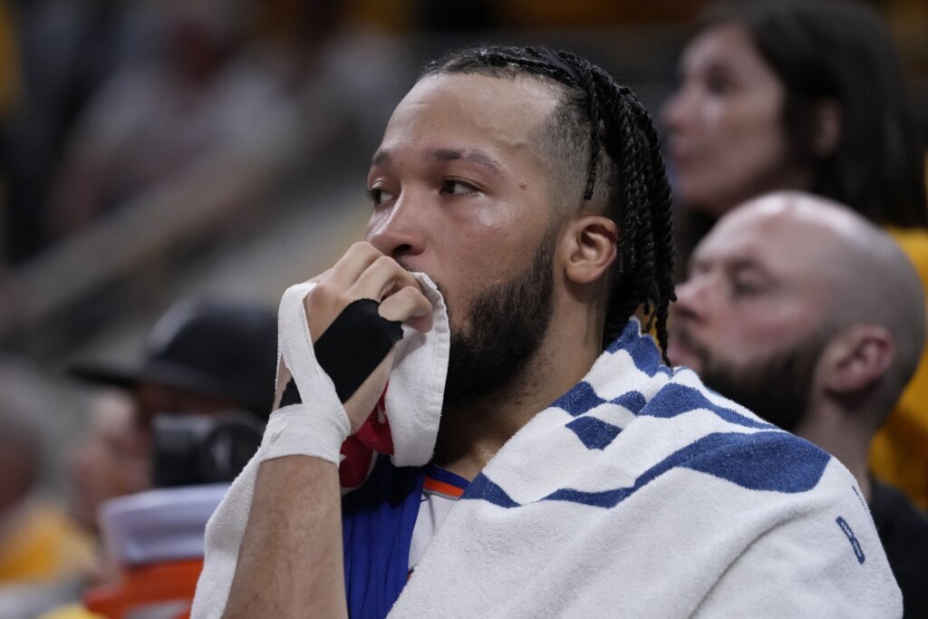 Jalen Brunson leaves Game 7 of the Eastern Conference semifinals with a broken left hand