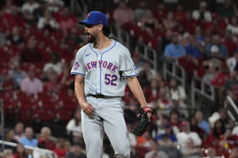 Jorge López cut by Mets, a day after the reliever threw his glove into the stands following ejection