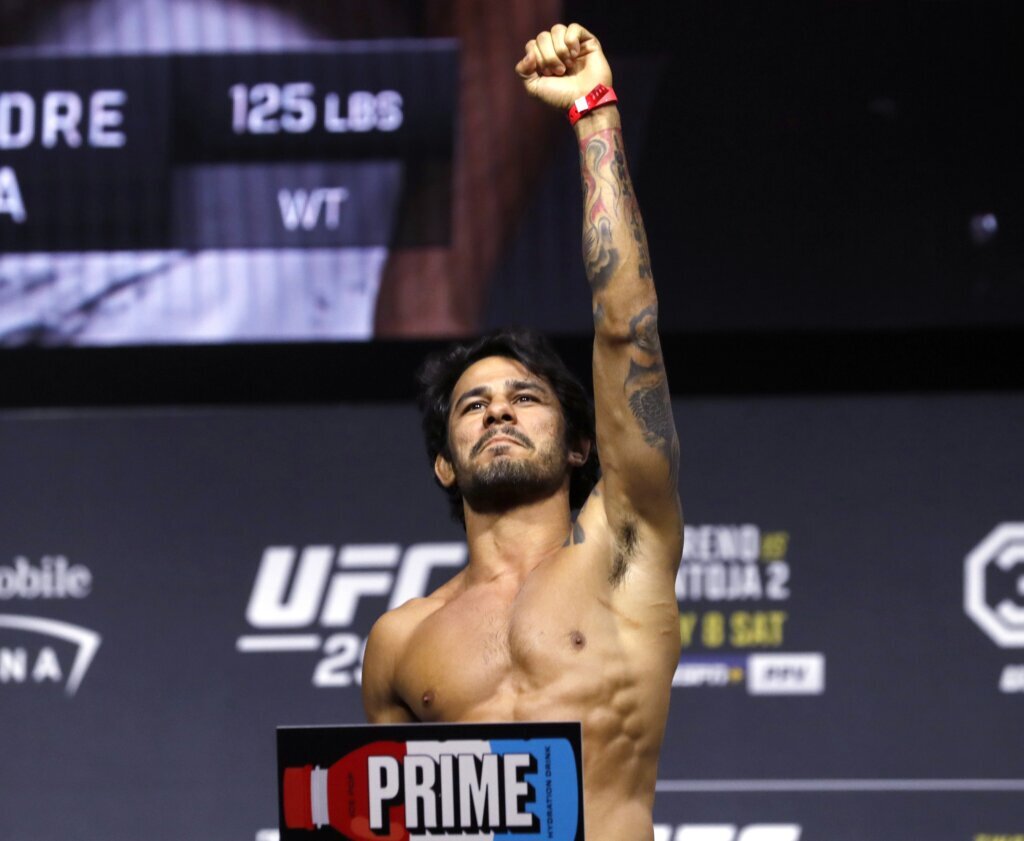 Hometown champion Pantoja unanimously outpoints Erceg at UFC 301 in Rio de Janeiro