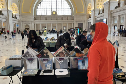 Vinyl records, vintage clothing may continue at Union Station Market
