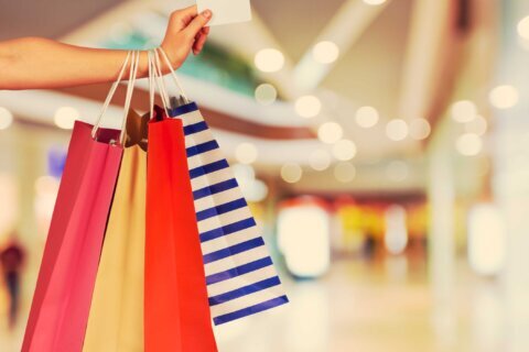 ¿Piensas devolver un regalo de Navidad? Podría costarte dinero