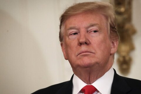 Trump dice que Irán acordó ‘no volver a cerrar el estrecho de Ormuz’