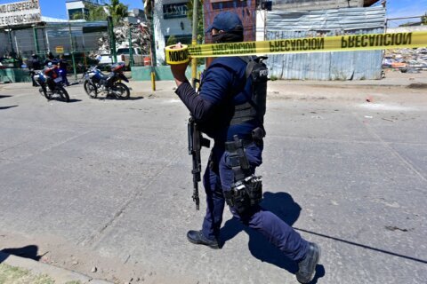 Asesinan a nueve personas en medio de ola de violencia en el centro de México
