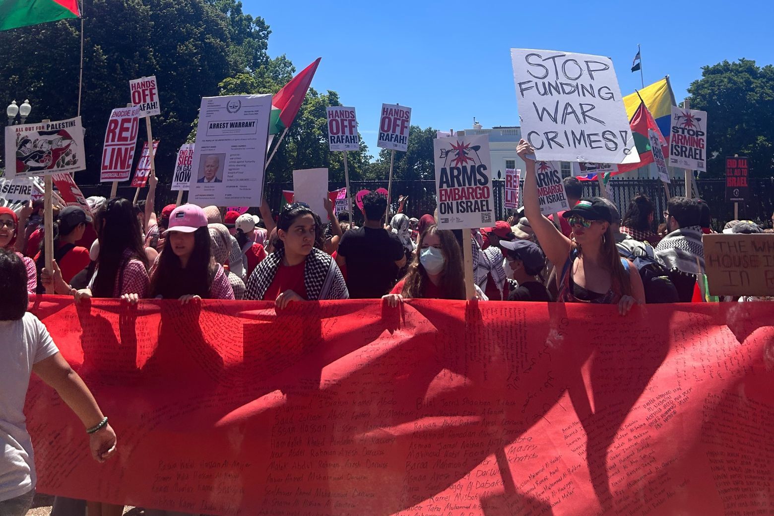 Thousands of pro-Palestinian activists gathered around the White House Saturday in protest of President Joe Biden’s handling of the war in Gaza. (WTOP/Grace Newton) 