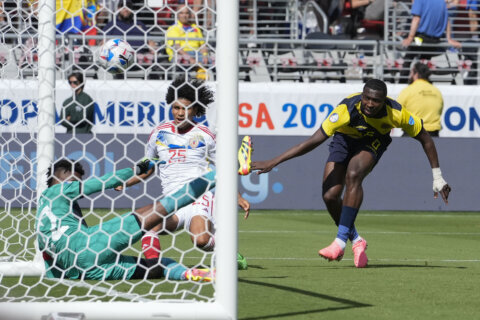 Cádiz, Bello each score a goal, Venezuela beats short-handed Ecuador 2-1 at Copa America