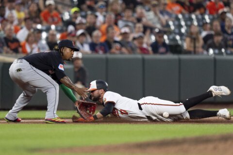 Guardians outlast Orioles 10-8 for 7th consecutive victory, 5th straight loss for Baltimore