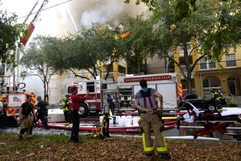 Massive fire at 4-story Miami apartment building displaces at least 40 people