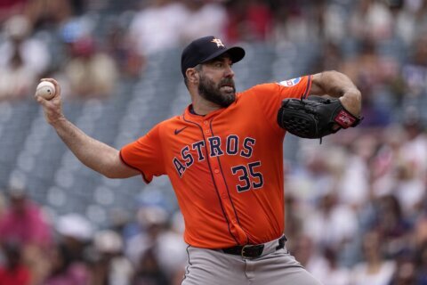 Verlander scratched for Astros’ game against Tigers because of neck discomfort