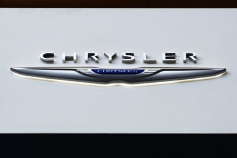 Chrysler recalls more than 211,000 SUVs and pickup trucks due to software malfunction