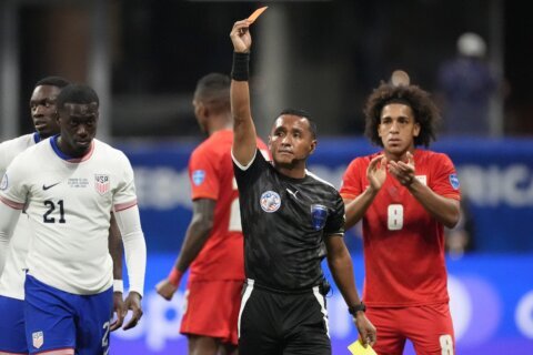 Panama scores late goal, beats shorthanded U.S. 2-1 at Copa America after Weah red card