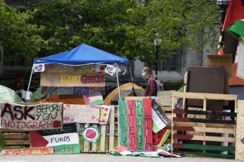 Disruptions at University of Chicago graduation as school withholds 4 diplomas over protests