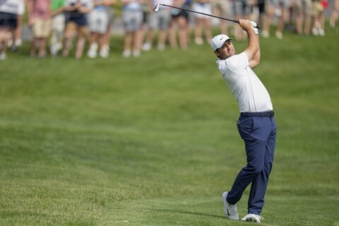 Scottie Scheffler's big finish gives him a 3-shot lead at the Memorial