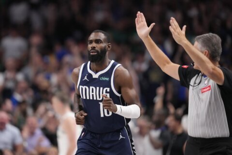 Mavericks trading Hardaway to Pistons for Grimes, AP source says, getting some financial flexibility
